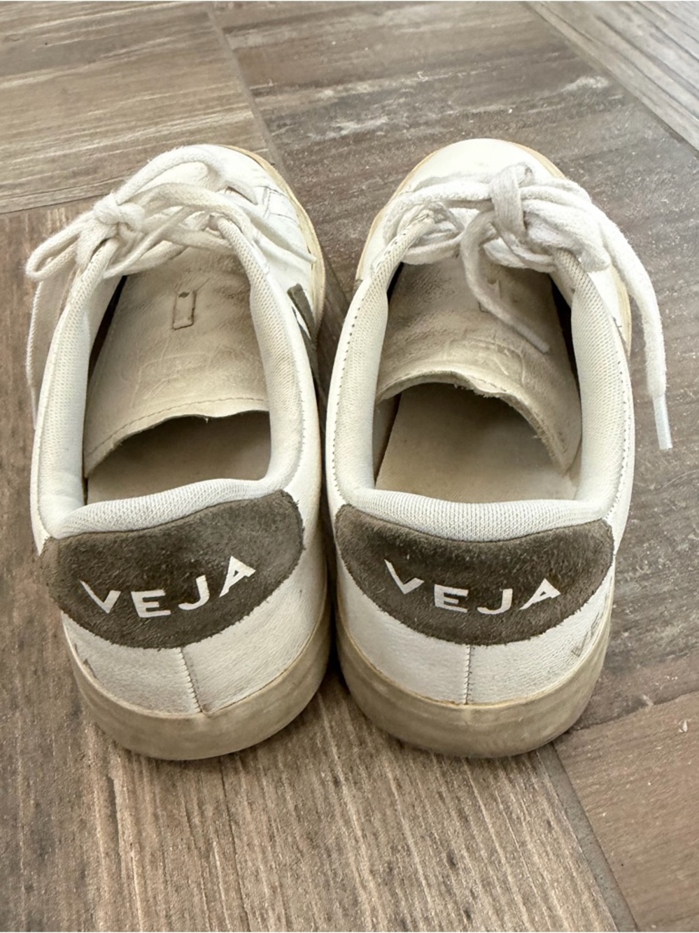 Veja campo sneakers Women’s size 8 - Picture 6 of 10